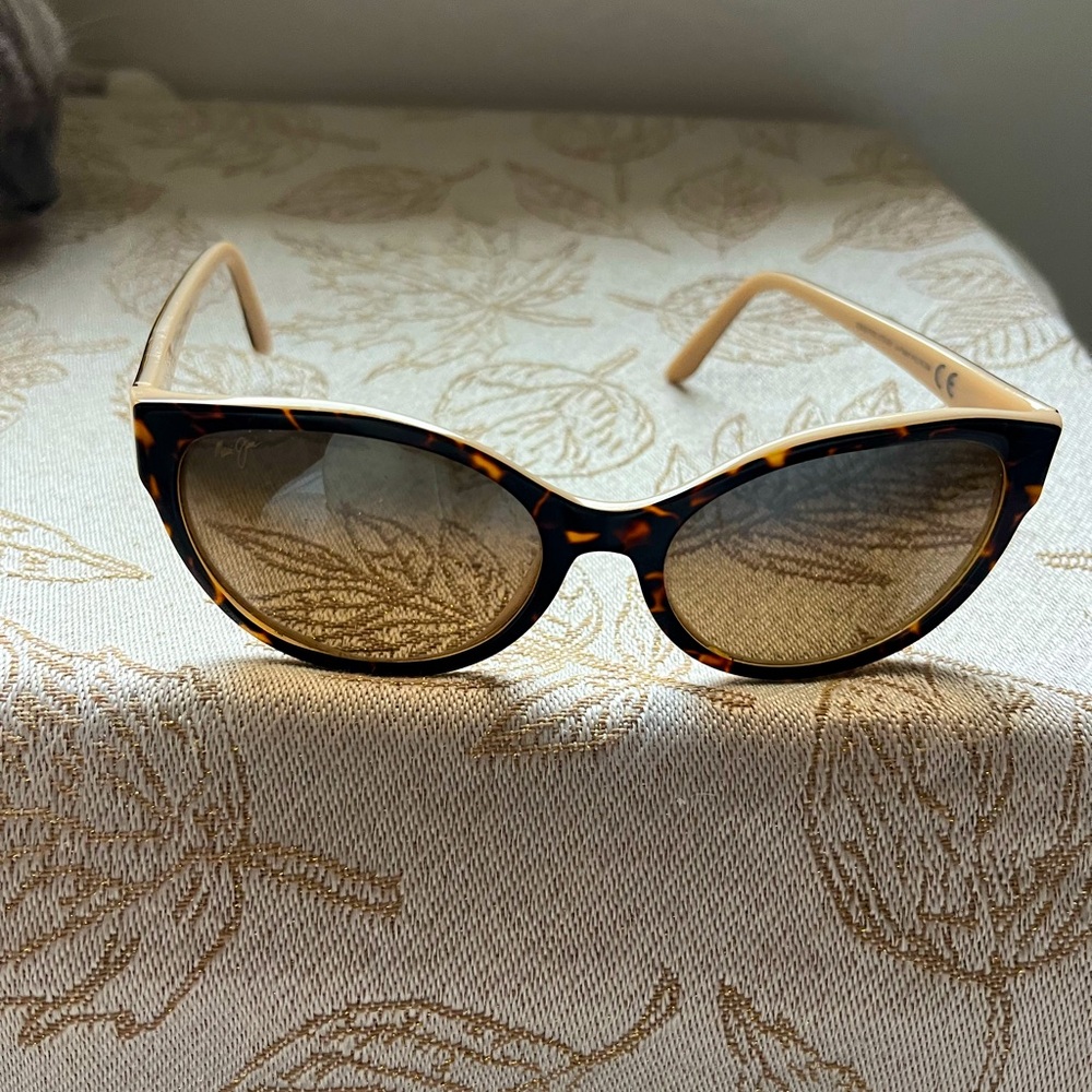 Maui Jim women’s polarized sunglasses like New!!